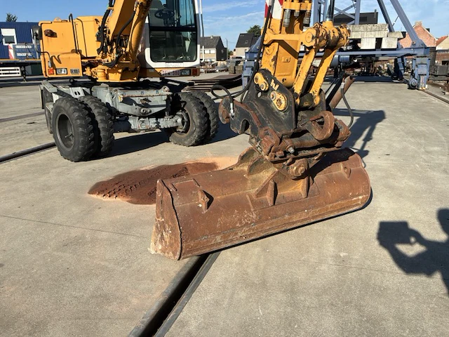 2001 liebherr a310b bandengraafmachine - afbeelding 15 van  33