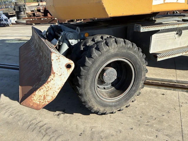2001 liebherr a310b bandengraafmachine - afbeelding 20 van  33