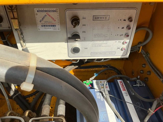 2001 liftlux sl 110-20 d4wd-s zelfrijdende schaarhoogwerker met vierwielaandrijving - afbeelding 11 van  29