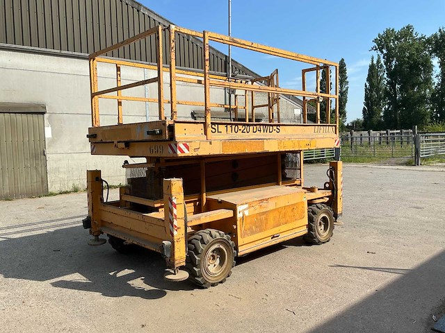 2001 liftlux sl 110-20 d4wd-s zelfrijdende schaarhoogwerker met vierwielaandrijving - afbeelding 1 van  20