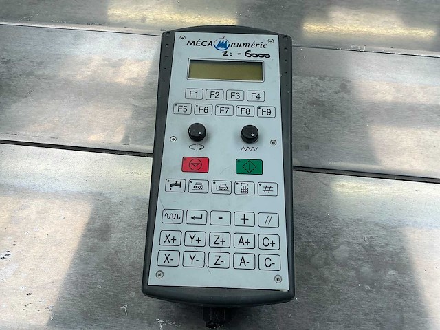 2001 mecanuméric m2040sl portaalfreesmachine - afbeelding 10 van  12