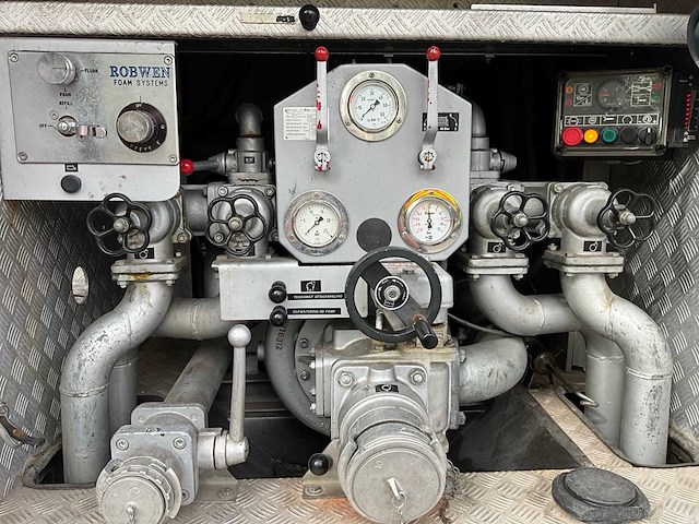 2001 mercedes benz 1325f brandweerwagen pomp vrachtwagen - afbeelding 16 van  29
