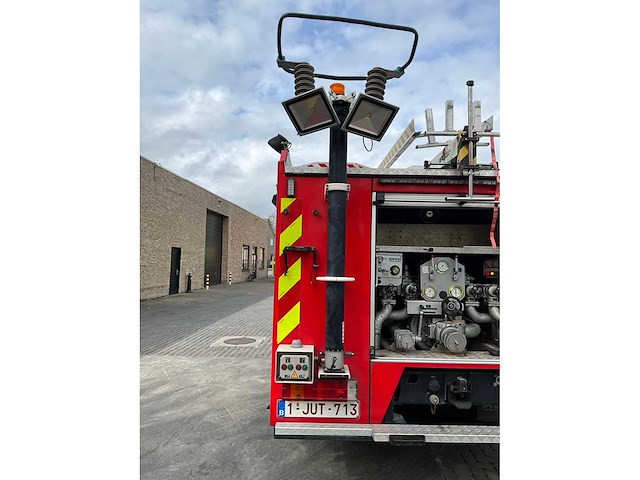 2001 mercedes benz 1325f brandweerwagen pomp vrachtwagen - afbeelding 9 van  28