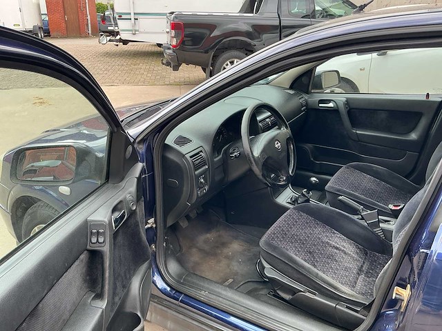 2001 opel astra personenauto - afbeelding 2 van  11