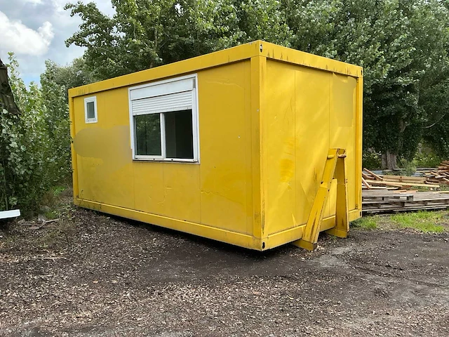 2001 real u652 werfcontainer - afbeelding 1 van  10