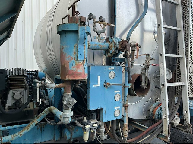 2001 renault 22 ava 320 dci vrachtwagen - afbeelding 7 van  32