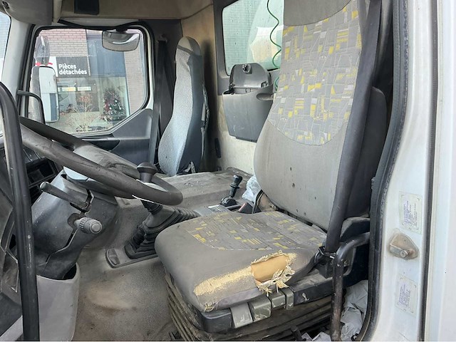 2001 renault 22 ava 320 dci vrachtwagen - afbeelding 14 van  32