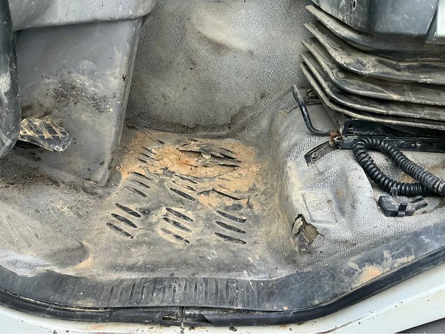 2001 renault 22 ava 320 dci vrachtwagen - afbeelding 15 van  32