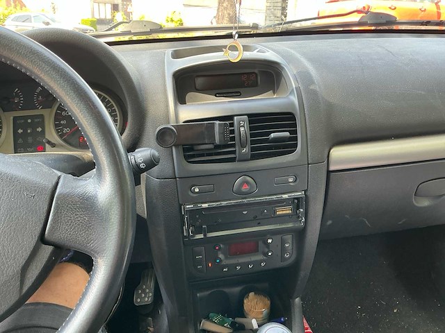 2001 renault clio b personenauto - afbeelding 18 van  41