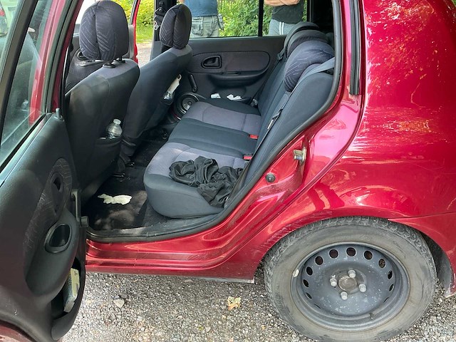 2001 renault clio b personenauto - afbeelding 20 van  41