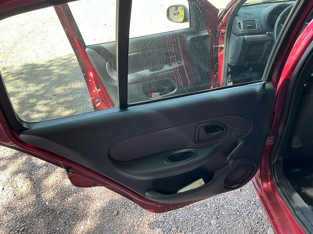 2001 renault clio b personenauto - afbeelding 22 van  41