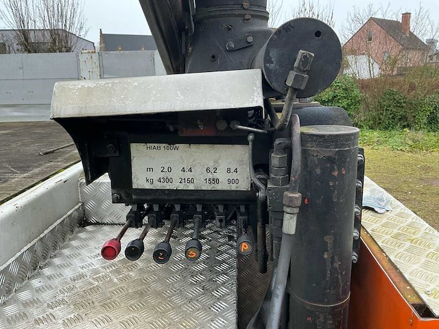 2001 scania gb4x2/6 vrachtwagen + kraan - afbeelding 30 van  47