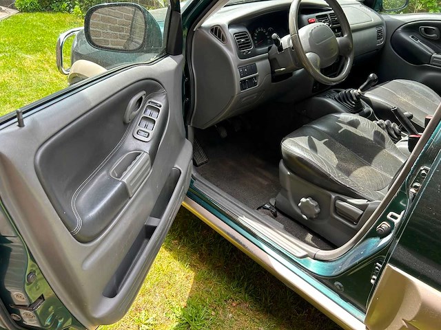 2001 suzuki grand vitara 2.0 td personenauto - afbeelding 15 van  18