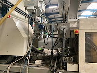 2001 toshiba spuitgietmachine met robotarm star - afbeelding 8 van  17