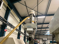 2001 toshiba spuitgietmachine met robotarm star - afbeelding 9 van  17