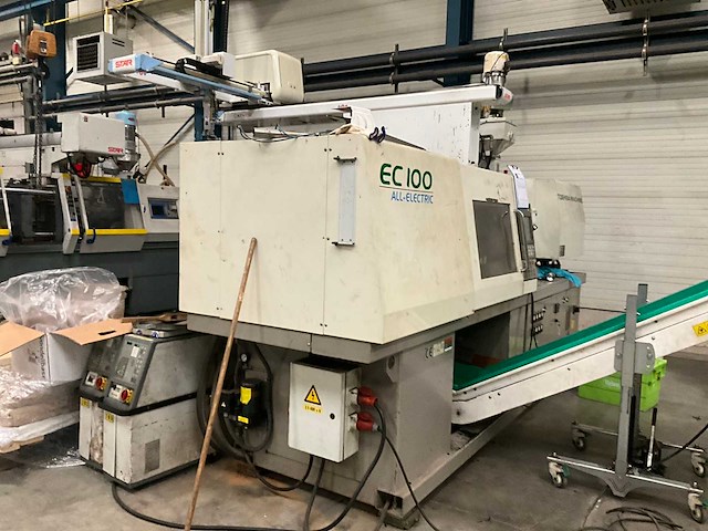 2001 toshiba spuitgietmachine met robotarm star - afbeelding 10 van  17