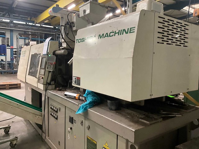 2001 toshiba spuitgietmachine met robotarm star - afbeelding 15 van  17