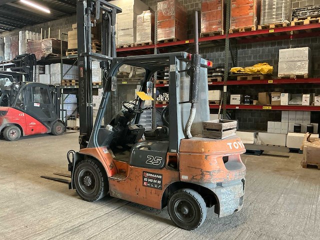 2001 toyota 02-7fdf25 vorkheftruck - afbeelding 10 van  16