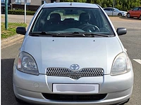 2001 toyota yaris auto