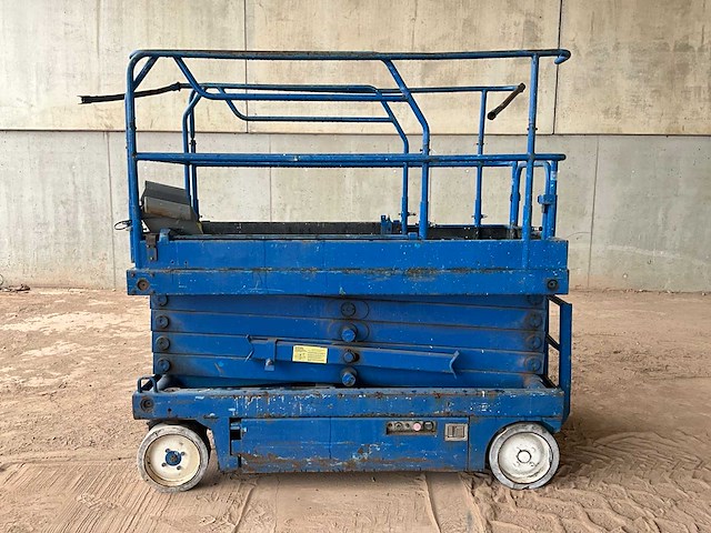 2001 upright 67350-021 schaarlift - afbeelding 9 van  16