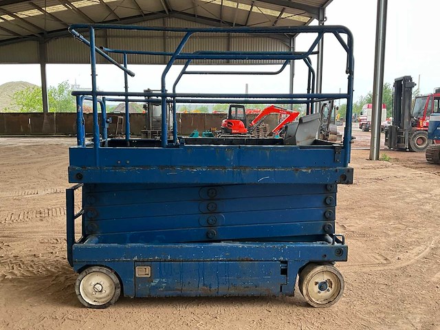 2001 upright 67350-021 schaarlift - afbeelding 13 van  16