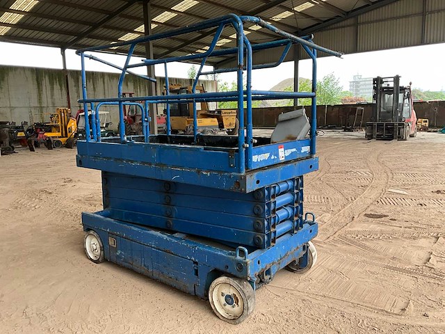 2001 upright 67350-021 schaarlift - afbeelding 14 van  16