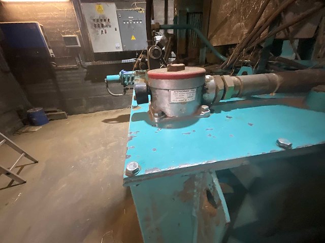 2001 valvan balling systems valvan hydraulische press + unit transvac sup jumbo mk2 hydraulische pers, compactor line en transvac unit - afbeelding 24 van  24