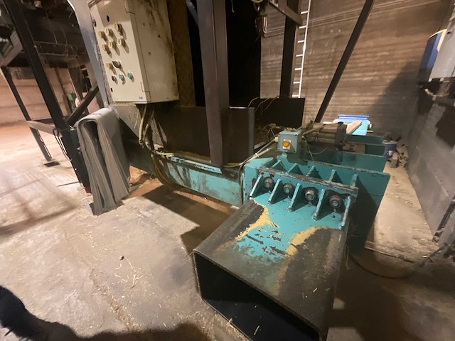 2001 valvan balling systems valvan hydraulische press + unit transvac sup jumbo mk2 hydraulische pers, compactor line en transvac unit - afbeelding 18 van  24