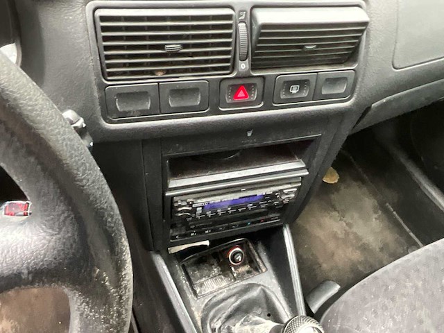 2001 volkswagen golf personenauto - afbeelding 4 van  11
