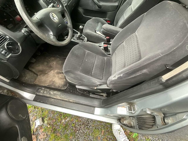 2001 volkswagen golf personenauto - afbeelding 10 van  11