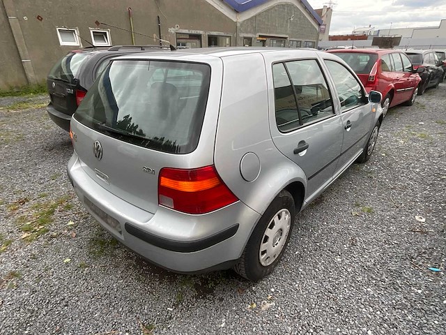 2001 volkswagen golf personenauto - afbeelding 12 van  17