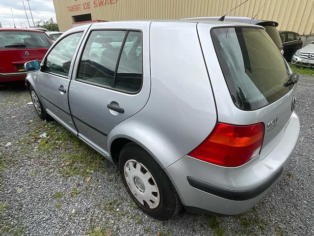 2001 volkswagen golf personenauto - afbeelding 13 van  17