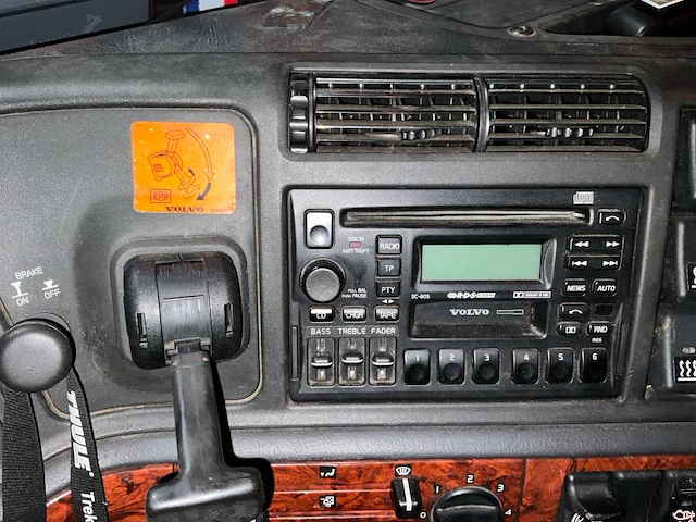 2001 volvo nh 12 trekker tr - afbeelding 38 van  57