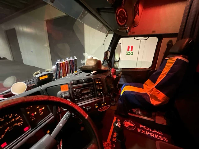 2001 volvo nh 12 trekker tr - afbeelding 47 van  57