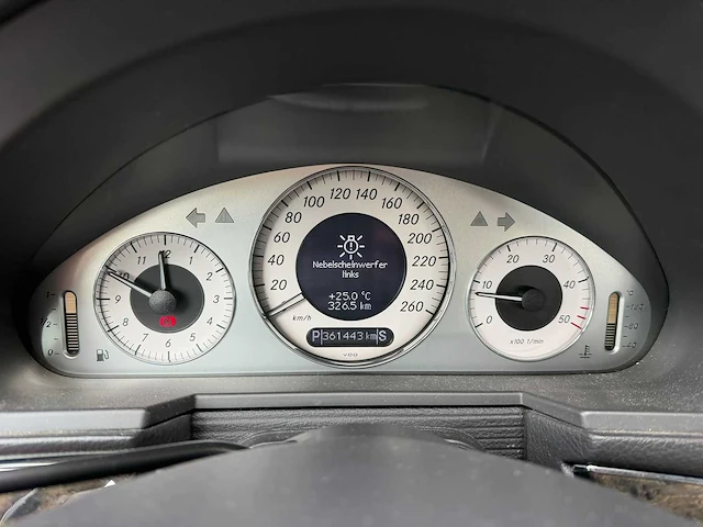 2002 - mercedes - e220cdi - sedan - afbeelding 2 van  23
