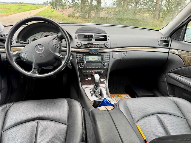 2002 - mercedes - e220cdi - sedan - afbeelding 23 van  23