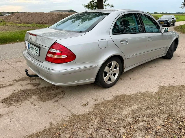 2002 - mercedes - e220cdi - sedan - afbeelding 19 van  23