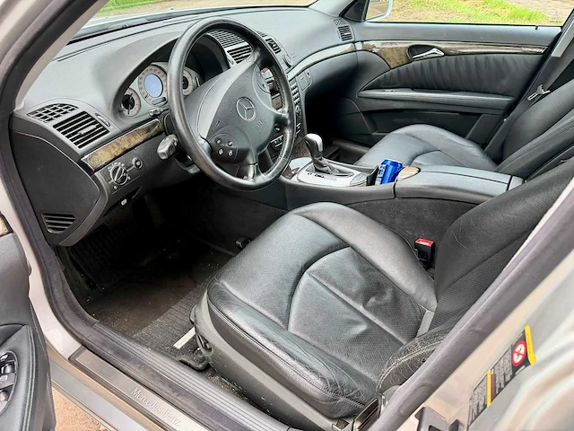 2002 - mercedes - e220cdi - sedan - afbeelding 22 van  23