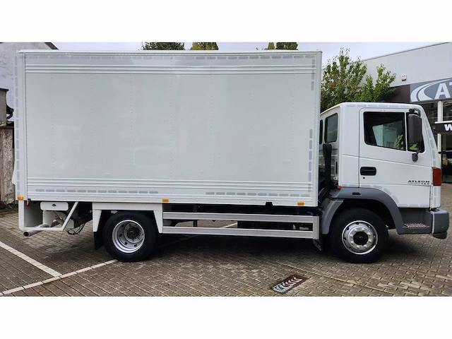 2002 - nissan - atleon - truck - afbeelding 3 van  37