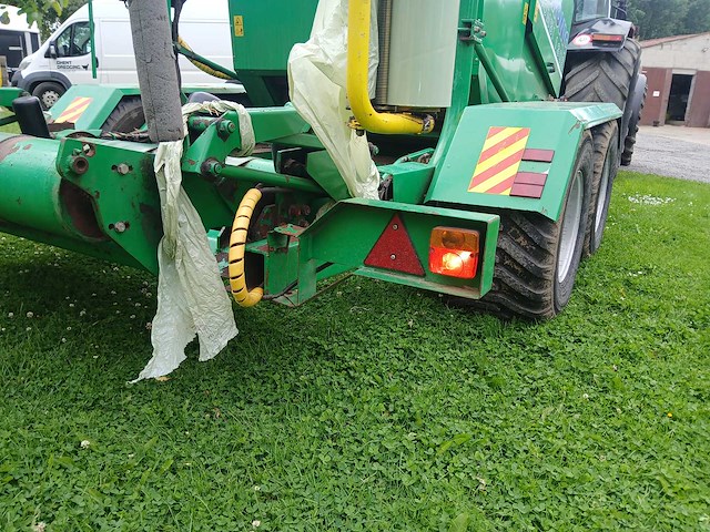 2002 agronic 1302 combi baler – robuuste combinatiepers met geïntegreerde wikkelaar - afbeelding 33 van  51