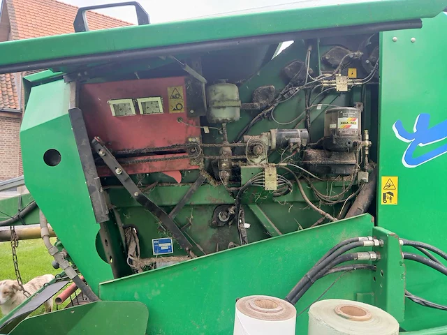 2002 agronic 1302 combi baler – robuuste combinatiepers met geïntegreerde wikkelaar - afbeelding 45 van  51