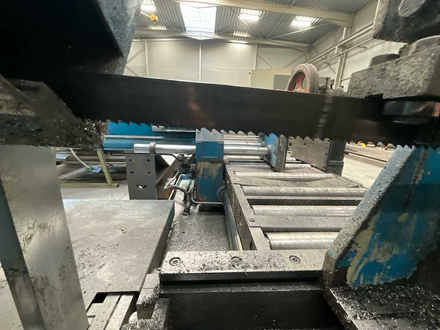 2002 bigstone metalen horizontale bandzaagmachine - afbeelding 10 van  13