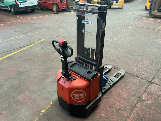 2002 bt s12f stapelaar - afbeelding 11 van  15