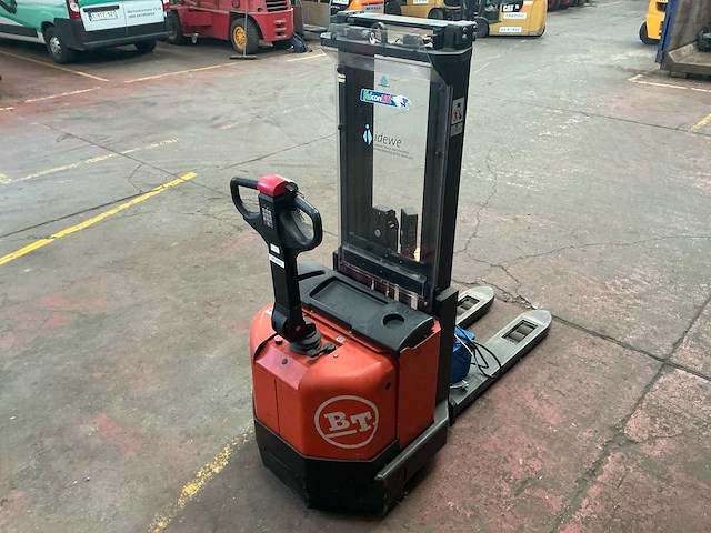 2002 bt s12f stapelaar - afbeelding 10 van  14