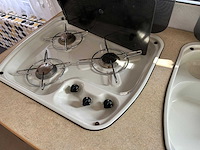 2002 caravelair caravan - afbeelding 10 van  13