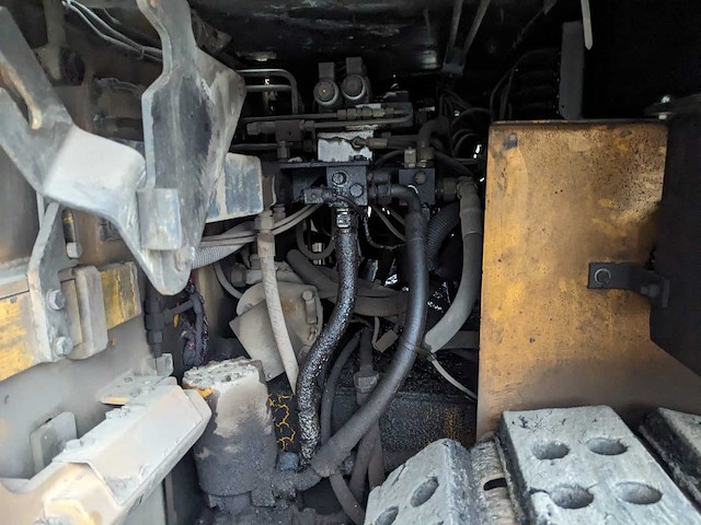 2002 demag df-115c asfalteermachine - afbeelding 19 van  22