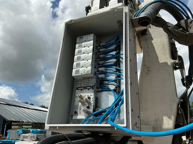 2002 fanuc industriële robot - afbeelding 7 van  10