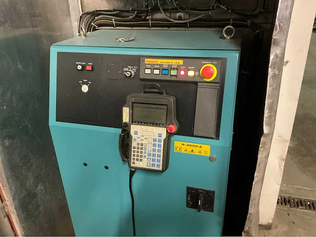 2002 fanuc r-2000ia 165f industriële robot - afbeelding 4 van  17