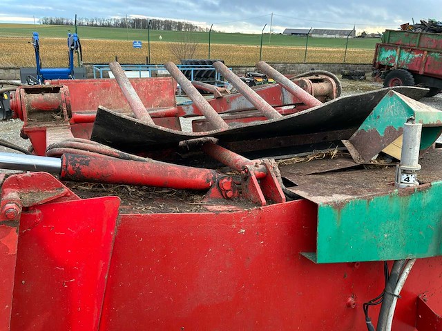 2002 jeantil dp5800re silagesnijder en distributeur - afbeelding 13 van  22