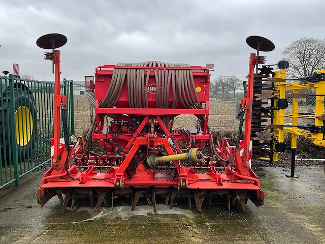 2002 kuhn semis hr3003d zaaibedcombinatie - afbeelding 4 van  11